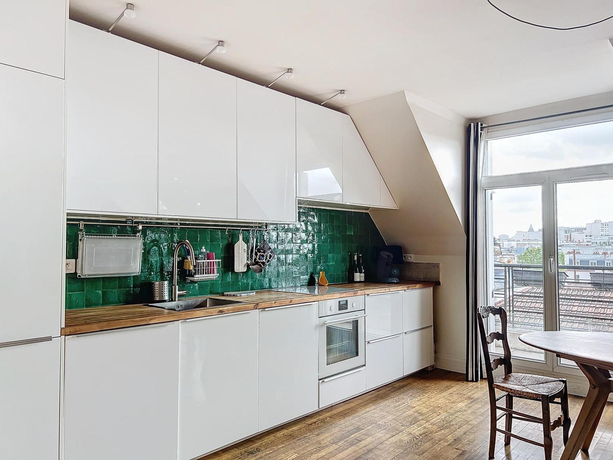 Appartement Balcony With View Of Montmartre Parijs